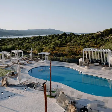 Sulia House Porto Rotondo, Curio Collection By Hilton מלון 4*
